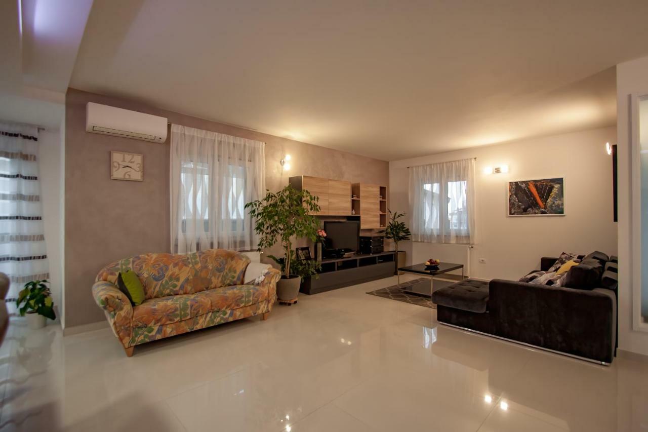 Apartman NeBo Pula Exteriér fotografie